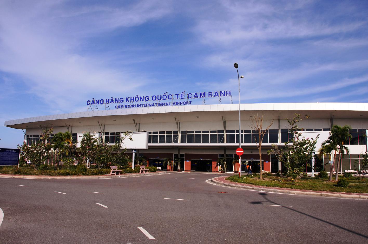Аэропорт во вьетнаме. Аэропорт Нячанг Вьетнам. Международный аэропорт Камрань. Аэропорт в Камране Вьетнам. Нячанг Камрань.