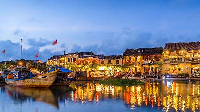 Transfer From Nha Trang To Hoi An By Private Car